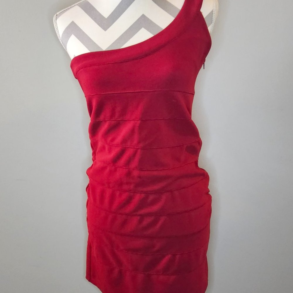 Red one-shoulder bandage mini dress